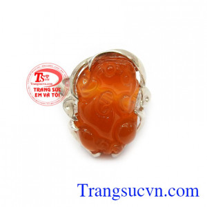 Mã não được coi là loại đá cân bằng năng lương, hài hòa cơ thể, giúp bạn lấy lại cảm hứng, nguồn động lực làm việc