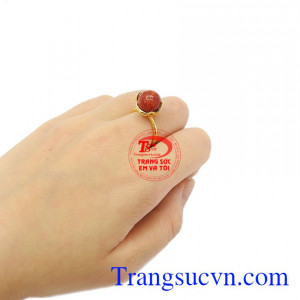 Nhẫn nữ đá san hô vàng 14k mang lại may mắn và đưa tâm hồn con người đạt đến trạng thái của sự thanh tịnh và thuần khiết.