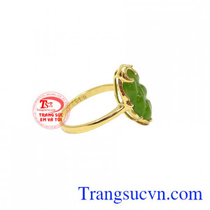 Nhẫn cẩm thạch hợp phong thủy, loại đá này làm thông thoáng không khí, giúp cho môi trường sống trở nên năng động hơn,Nhẫn nữ Nephrite vàng 14k đẹp