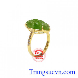 Nhẫn nữ Nephrite vàng 14k được chế tác từ vàng 14k bền đẹp và ngọc nepherite thiên nhiên,Nhẫn nữ Nephrite vàng 14k