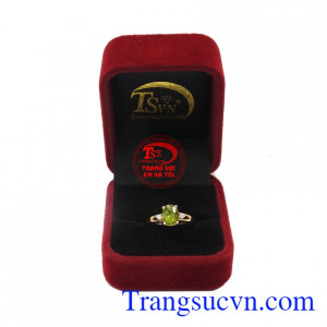 Nhẫn nữ vàng tây gắn đá thiên nhiên chế tác tinh tế mang đến những đường nét sáng, bóng bền đẹp