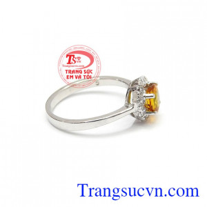 Nhẫn nữ Sapphire chất lượng mang đến sự đẳng cấp bởi viên sapphire cap cấp với độ tinh khiết gần như hoàn hảo