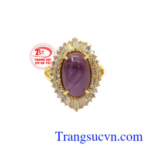 Với thiết kế bền đẹp, tinh tế và hợp thời trang dễ dàng kết hợp với nhiều loại trang phục,Nhẫn nữ Sapphire vàng 10k đẹp