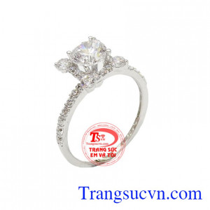 Nhẫn nữ vàng bền màu, nhẫn nữ vàng 18k màu sáng, bền, thiết kế đơn giản đính đá tôn lên nét đẹp quyến rũ