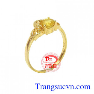 Nhẫn nữ vàng đá saphira thiên nhiên