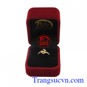 Nhẫn nữ vàng tây chế tác tinh tế mang đến những đường nét sáng, bóng bền đẹp