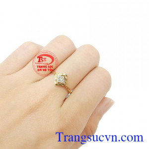 Nhẫn nữ vàng may mắn