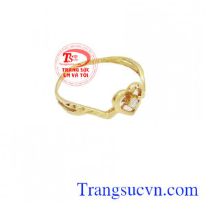 Nhẫn nữ là quý phái và sang trọng, vàng 10k, giao hàng hàng nhanh trên toàn quốc