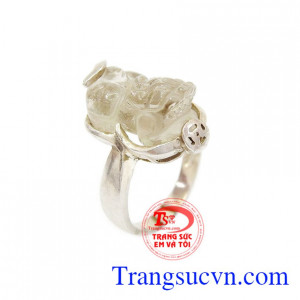 Nhẫn tỳ hưu bạc thạch anh trắng chất lượng nhẫn tỳ hưu bạc thạch anh trắng hộ mệnh thủy và mệnh mộc