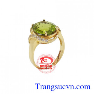 Nhẫn vàng đá Peridot hộ mệnh đính đá peridot lục vàng thiên nhiên đẹp, sang trọng, dòng đá quý đẹp trường tồn với thời gian