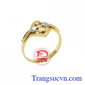 Nhẫn vàng tây nữ cánh là sản phẩm nhẫn nữ vàng tây đẹp, được thiết kế thời trang, xinh xắn