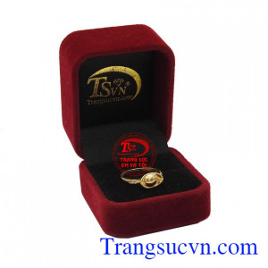 Nhẫn hình thỏi vàng