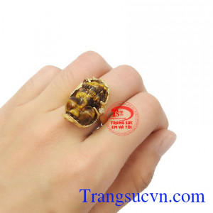 Nhẫn vàng tỳ hưu đá mắt hổ