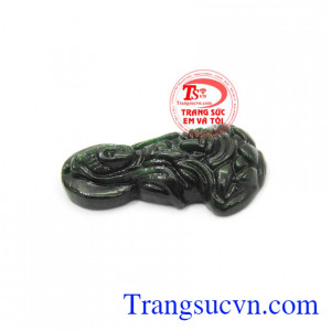 Phật quan âm phỉ thúy bình an được dùng để chế tác mặt dây chuyền bọc vàng, phật bọc bạc