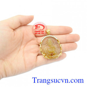 Phật thạch anh tóc bọc vàng 14k thiên nhiên.