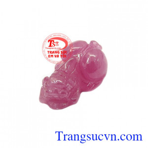 Tỳ hưu Ruby  đẳng cấp là sản phẩm được chế tác từ ruby thiên nhiên cao cấp