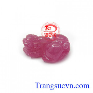 Ruby mang một nguồn năng lượng mạnh mẽ, đem lại may mắn cho người sử dụng