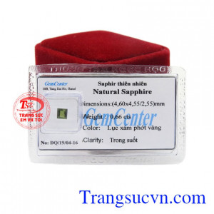 Viên Sapphire ép vỉ chất lượng có thể làm mặt nhẫn toát lên vẻ sang trọng, hợp thời trang. 