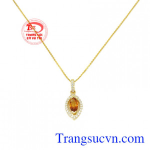 Bộ mặt dây nữ thạch anh vàng có giấy kiểm định đá quý uy tín.