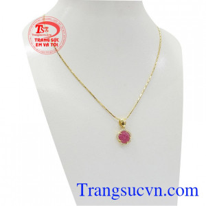 Đá Ruby này có khả năng đuổi khỏi cơ thể mọi loại bệnh tật và giữ gìn sức khỏe,Bộ mặt dây Ruby vàng 14k