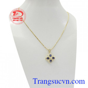 Thiết kế mới lạ, độc đáo tạo cảm giác sành điệu cho người dùng,Bộ mặt dây Sapphire vàng 14k