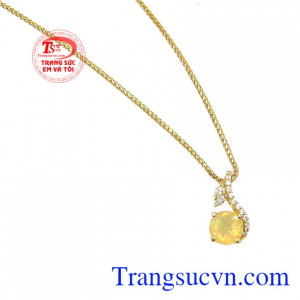 Đeo trang sức đá Opal có tác dụng điều hoà tất cả các chức năng của cơ thể và bảo vệ chống bệnh nhiễm khuẩn,Bộ trang sức đá Opal