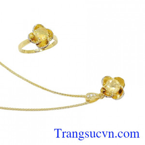 Bộ trang sức Hoa Hồng có giá trị cao, là biểu tượng cho niềm tin, hy vọng và sự thành đạt