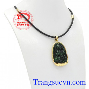 Bộ trang sức phật jadeite tuổi thìn-tuổi tỵ được chạm khắc tinh tế, hợp phong thủy. 