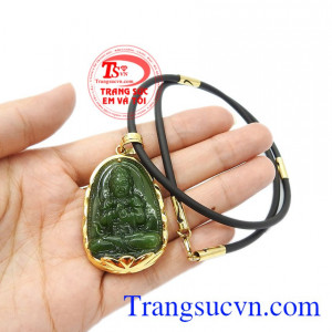 Mặt dây có thể kết hợp với dây chuyền vàng, dây da hoặc dây cao su bọc vàng. Bộ trang sức phật nepherite tuổi mùi-tuổi thân