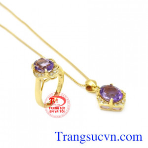 Bộ trang sức vàng thạch anh tím có giấy kiểm định uy tín.