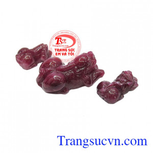 Dân gian quan niệm rằng khi sở hữu một tỳ hưu bên mình thì người sở hữu sẽ sớm trở nên giàu có, bởi của cải chỉ có vào mà không có ra