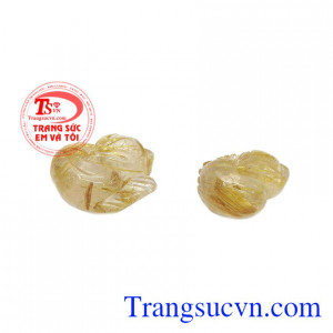 Sản phẩm có thể bọc vàng hoặc bạc để làm mặt dây, mặt nhẫn. Cặp hồ ly thạch anh tóc duyên dáng