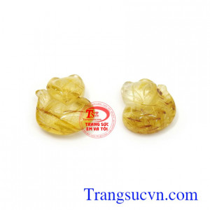 Cặp hồ ly thạch anh tóc thịnh vượng là linh vật phong thủy được phái đẹp đặc biệt ưa chuộng, là biểu tượng cho sắc đẹp, sự khôn khéo và quyền lực