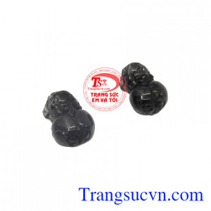 Thạch anh tóc đen có tác dụng cực tốt đối với người đeo về mặt phong thủy như có thể giúp mang đến sự tự tin cho người đeo, mang đến cảm giác như được bảo vệ, che chở,Cặp tỳ hưu thạch anh tóc đen