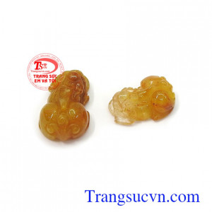 Đeo trang sức gắn Tỳ Hưu là lựa chọn để giúp bản thân phát đạt hơn Cặp tỳ hưu thạch anh tóc thành công