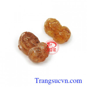 Cặp tỳ hưu thạch anh tóc vàng tài lộc là linh vật có tác dụng chiêu tài lộc, may mắn, bình an, giải trừ tà khí cho người đeo