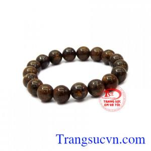 Chuỗi gỗ hóa thạch chất lượng có thể kết hợp với nhiều loại trang phục.