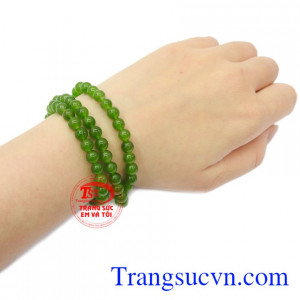 Chuỗi Nephrite thiên nhiên có thể làm quà tặng cho người thân, bạn bè.