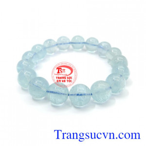 Đá Aquamarine là biểu tượng cho tình yêu và lòng chung thủy. Chuỗi tay Aquamarine 12 ly