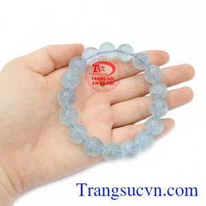 Đá Aquamarine có thể giúp đem một cuộc hôn nhân hạnh phúc, bền vững. Chuỗi tay Aquamarine 12 ly