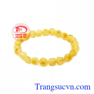 Chuỗi tay hổ phách tài lộc hiện đang được nhiều người yêu thích và lựa chọn.