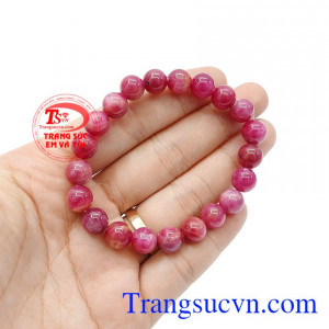 Với kiểu dáng đơn giản, thời trang chuỗi tay Ruby dễ dàng kết hợp với nhiều loại trang phục,Chuỗi tay Ruby 8 ly