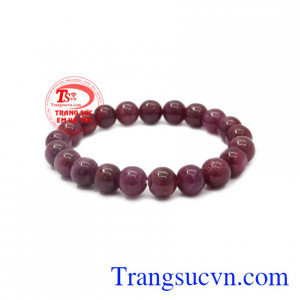 Chuỗi tay ruby 9 ly đẹp mang lại vẻ sang trọng quý phái cho người đeo.