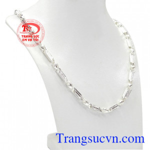 Dây chuyền bạc nam thời trang mang phong cách hiện đại, trẻ trung và cá tính. 