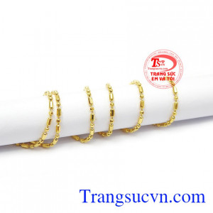 Sản phẩm có thể kết hợp cùng mặt dây vàng hoặc mặt dây gắn đá để tạo thêm điểm nhấn. Dây chuyền nữ lấp lánh