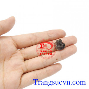 Trang sức đá quý thiên nhiên. Hồ ly thạch anh tóc đen đẹp