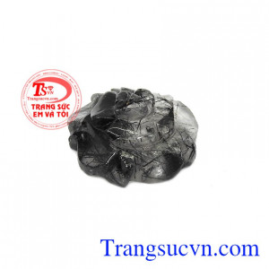 Hoa hồng thạch anh tóc đen đẹp được chạm khắc vô cùng tinh tế và sinh động. 