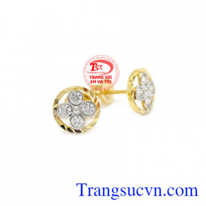 Hoa tai nữ hoa vàng 10k Korea mang lại vẻ trẻ trung, nữ tính của người đeo.