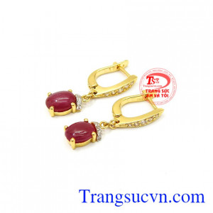 Đồng thời bảo vệ mình bình an trước những phong ba bão táp của cuộc đời. Hoa tai Ruby vàng 14k