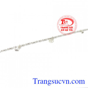 Chiếc lắc xinh xắn giúp đôi chân của bạn càng thêm thon gọn và hấp dẫn. Lắc chân bạc độc đáo